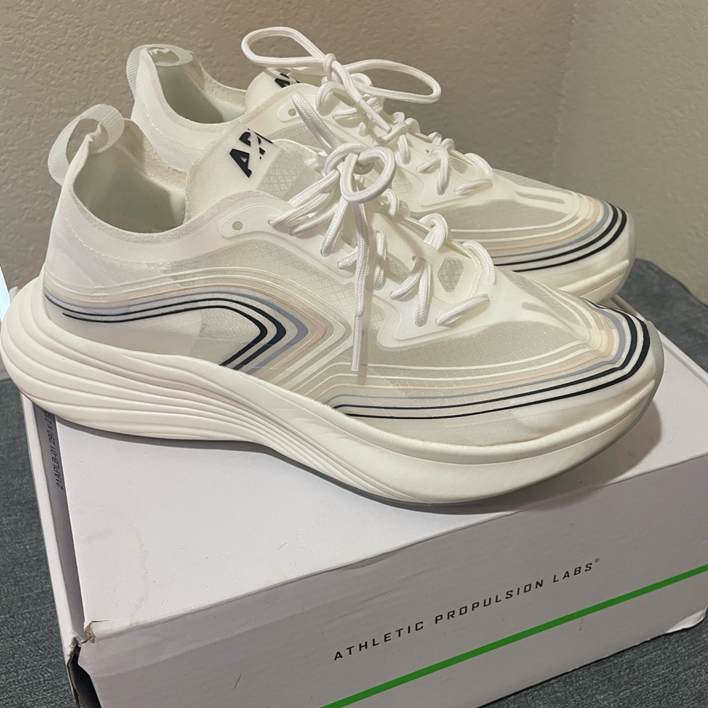 Size 7.5 APL Women’s Streamline Clear/Navy/Multi